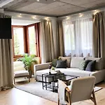 Vier Sind Hier Apartament *