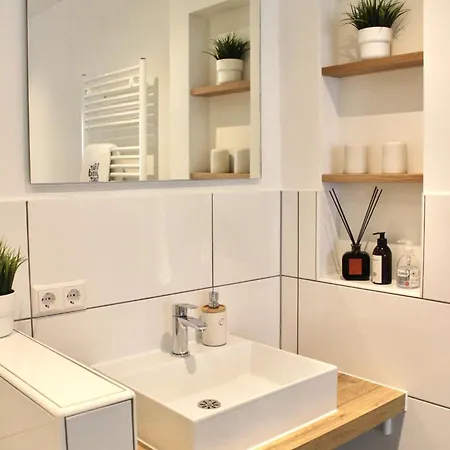 Vier Sind Hier Apartment *